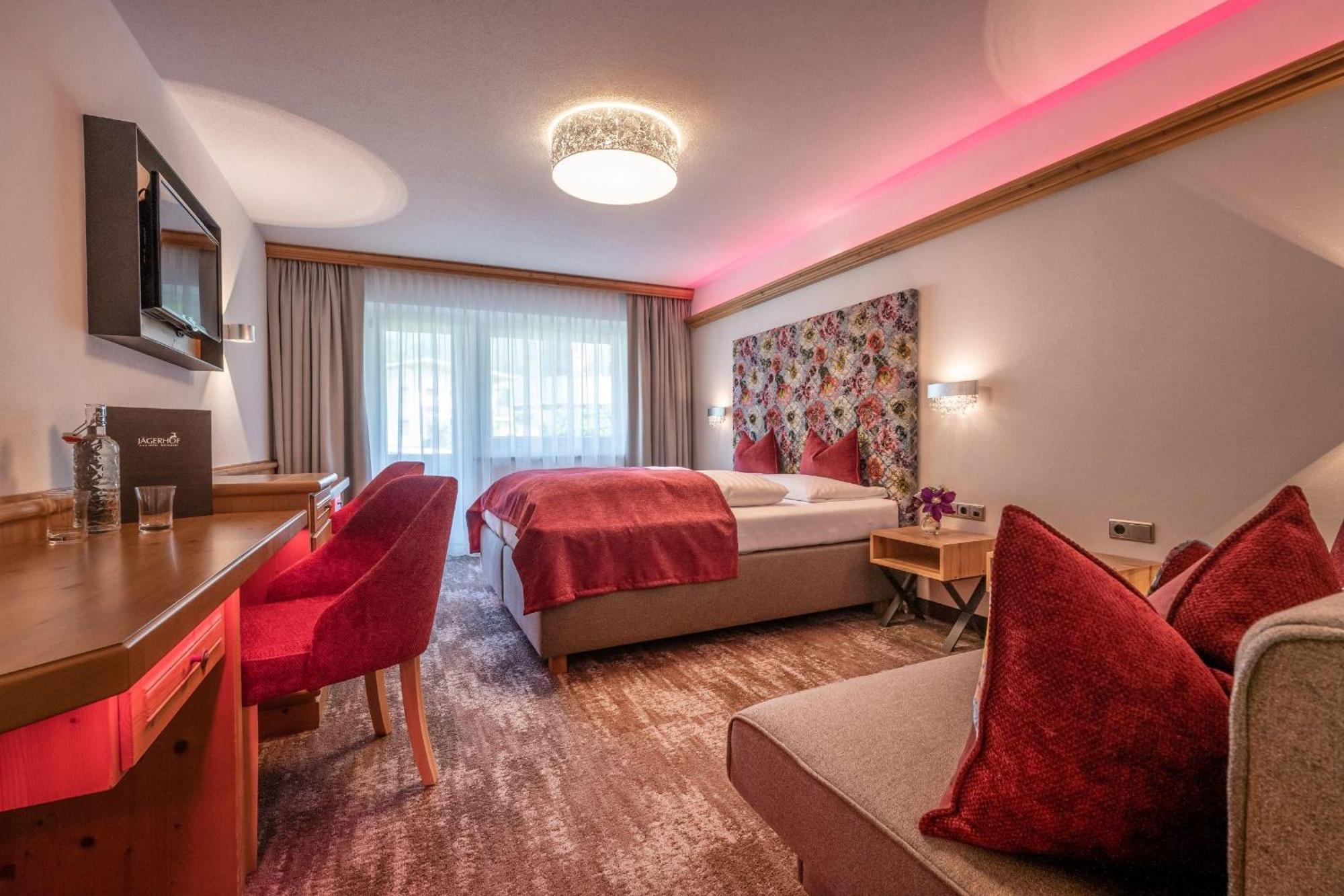 Hotel Jaegerhof Майерхофен Екстериор снимка